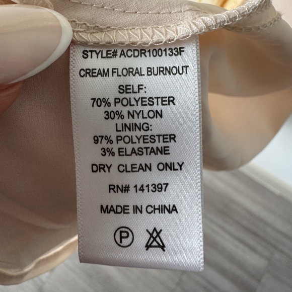 ASTR the Label Gaia Dress in Cream Burnout Floral - Size XS - Picture 11 of 15